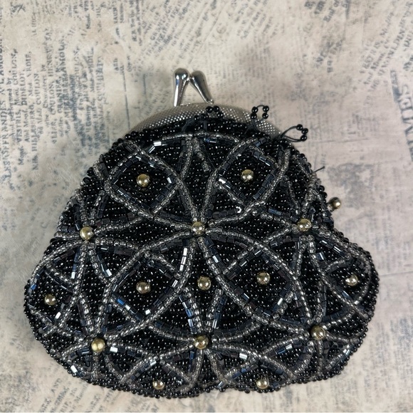 Neiman Marcus Vintage beaded coin purse - Picture 3 of 11